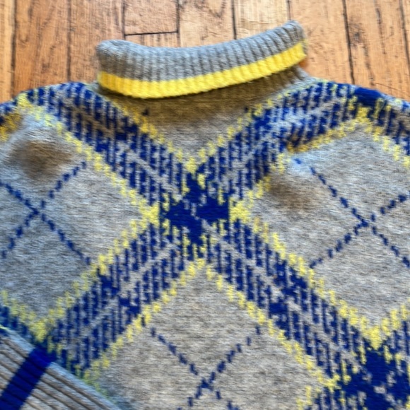 AQUA OVERSIZED SWEATER IN EUC - Picture 2 of 8